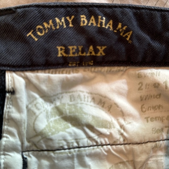 Tommy Bahama Cargo Shorts - Picture 3 of 4